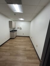 2850 N Ridge Rd, Ellicott City, MD for lease Interior Photo- Image 2 of 7