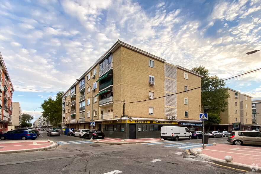 Calle San Antón, 72, Parla, Madrid for sale - Primary Photo - Image 1 of 2