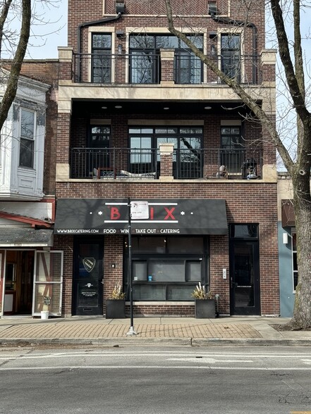 2036 W Roscoe St, Chicago, IL for sale - Building Photo - Image 1 of 28