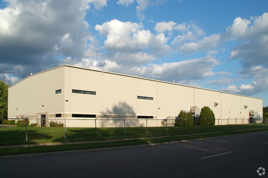 1110 Rosedale Ct, Detroit, MI for sale - Building Photo - Image 2 of 4