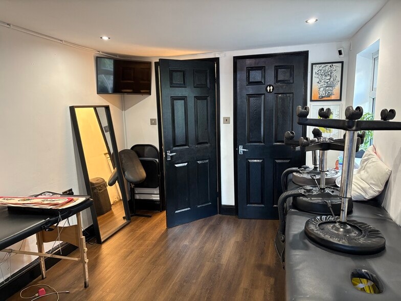 21 Ditchling Rd, Brighton for lease - Building Photo - Image 3 of 5