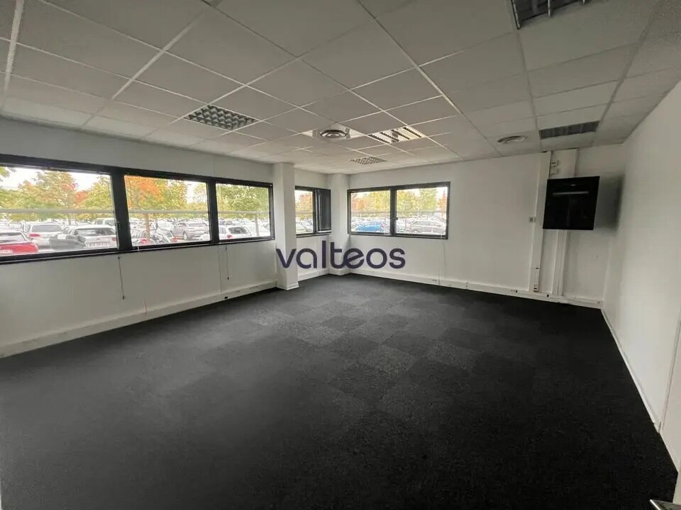 Location Bureaux 234 m² - Photo 1