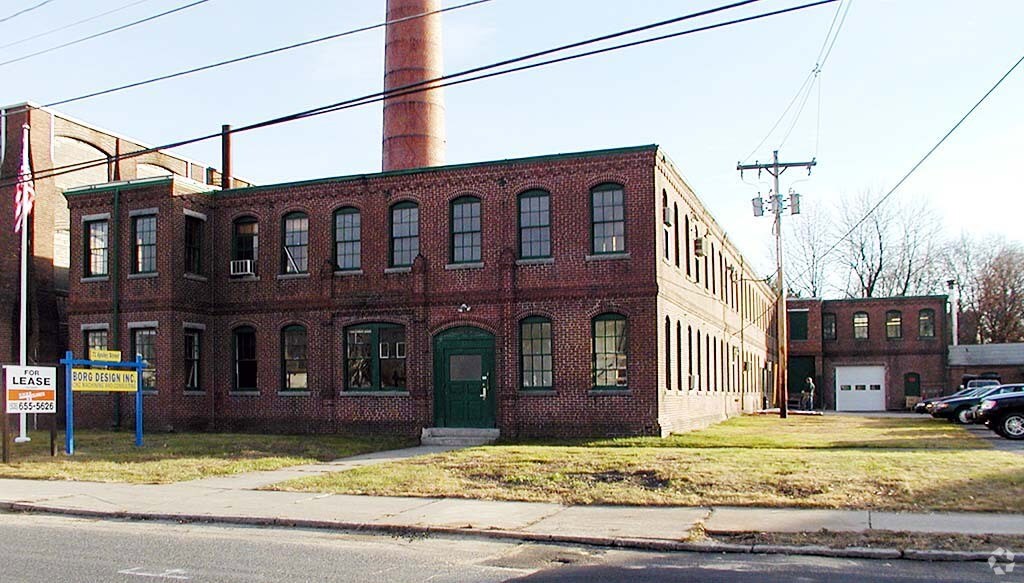 71 Apsley Rd, Hudson, MA 01749