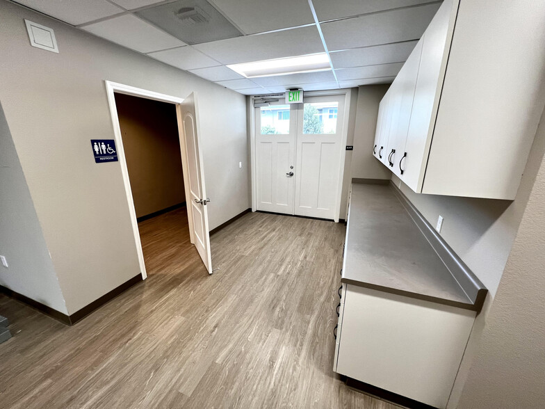 3815 Redwood Hwy, San Rafael, CA for lease - Interior Photo - Image 3 of 3