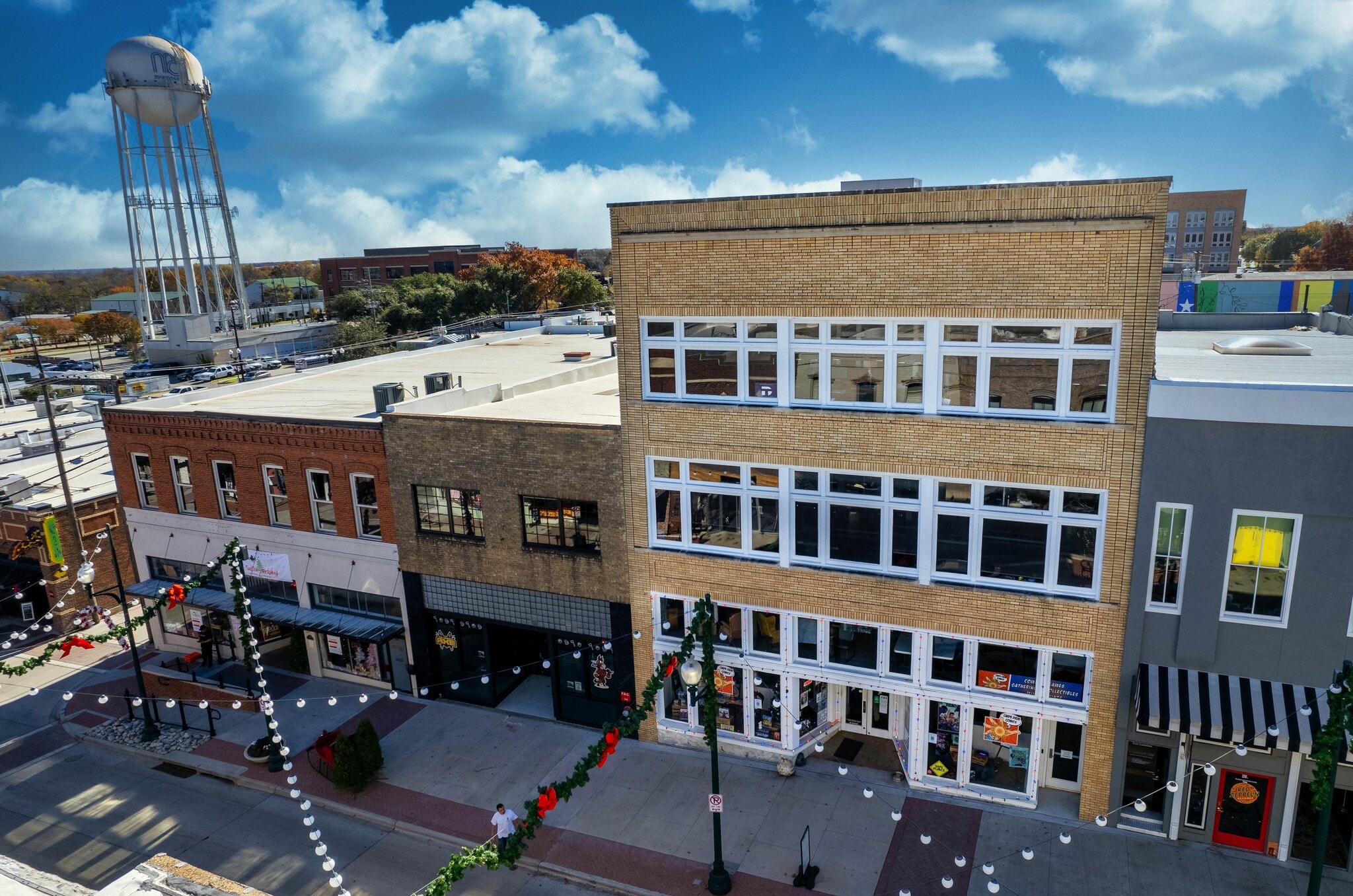 208 S Johnson St, McKinney, TX for lease Interior Photo- Image 1 of 9