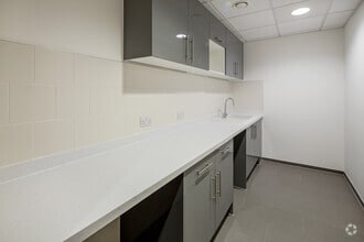 Claps Gate Ln, London for lease Interior Photo- Image 2 of 6