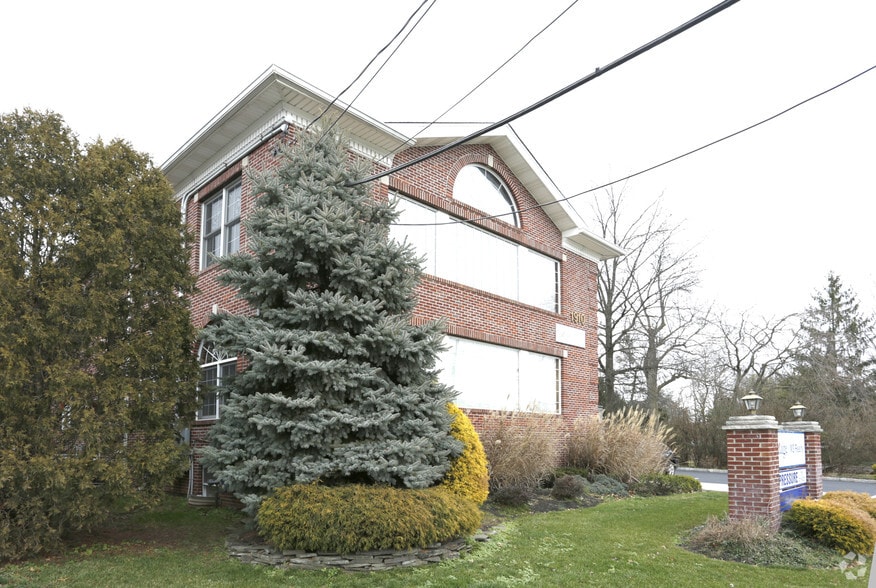 1910 Oak Tree Rd, Edison, NJ for lease - Building Photo - Image 3 of 13