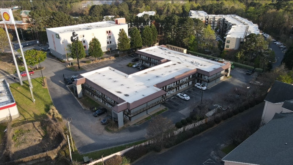 2682 Windy Hill Rd, Marietta, GA for sale - Building Photo - Image 2 of 11