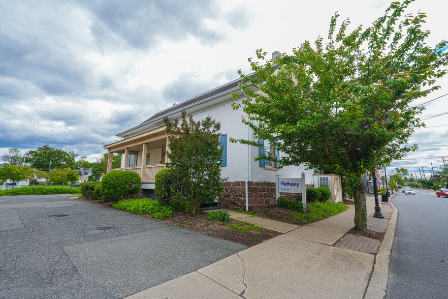 12-19 River Rd, Fair Lawn, NJ for sale - Building Photo - Image 2 of 28