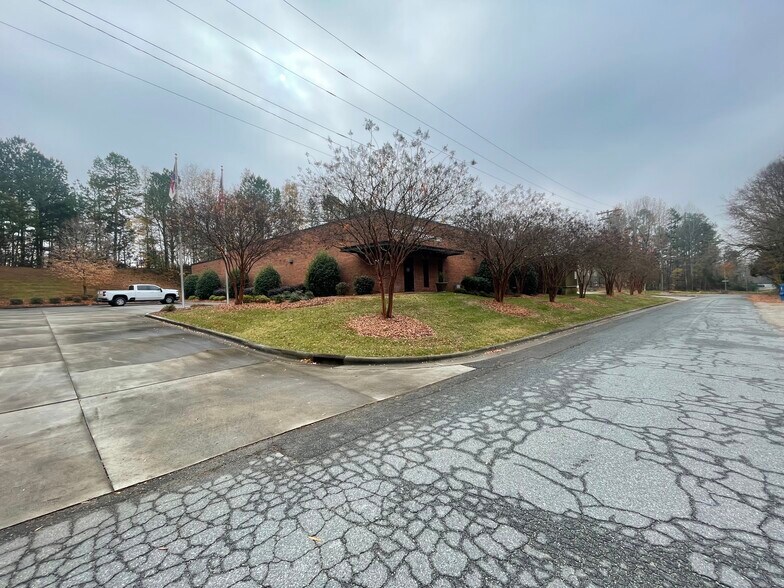 231 Pounds Ave SW, Concord, NC for sale - Building Photo - Image 1 of 29