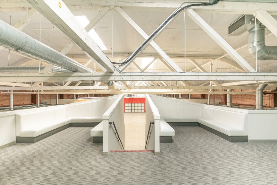 5903-5909 Christie Ave, Emeryville, CA for lease - Interior Photo - Image 3 of 9