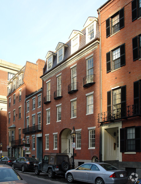 10 Derne St, Boston, MA for lease - Building Photo - Image 1 of 22