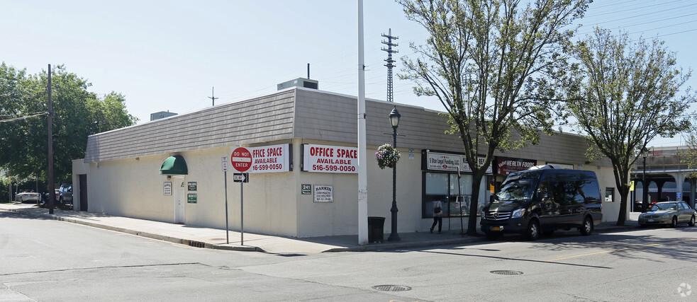 247 Rockaway Ave, Valley Stream, NY for lease - Primary Photo - Image 1 of 9