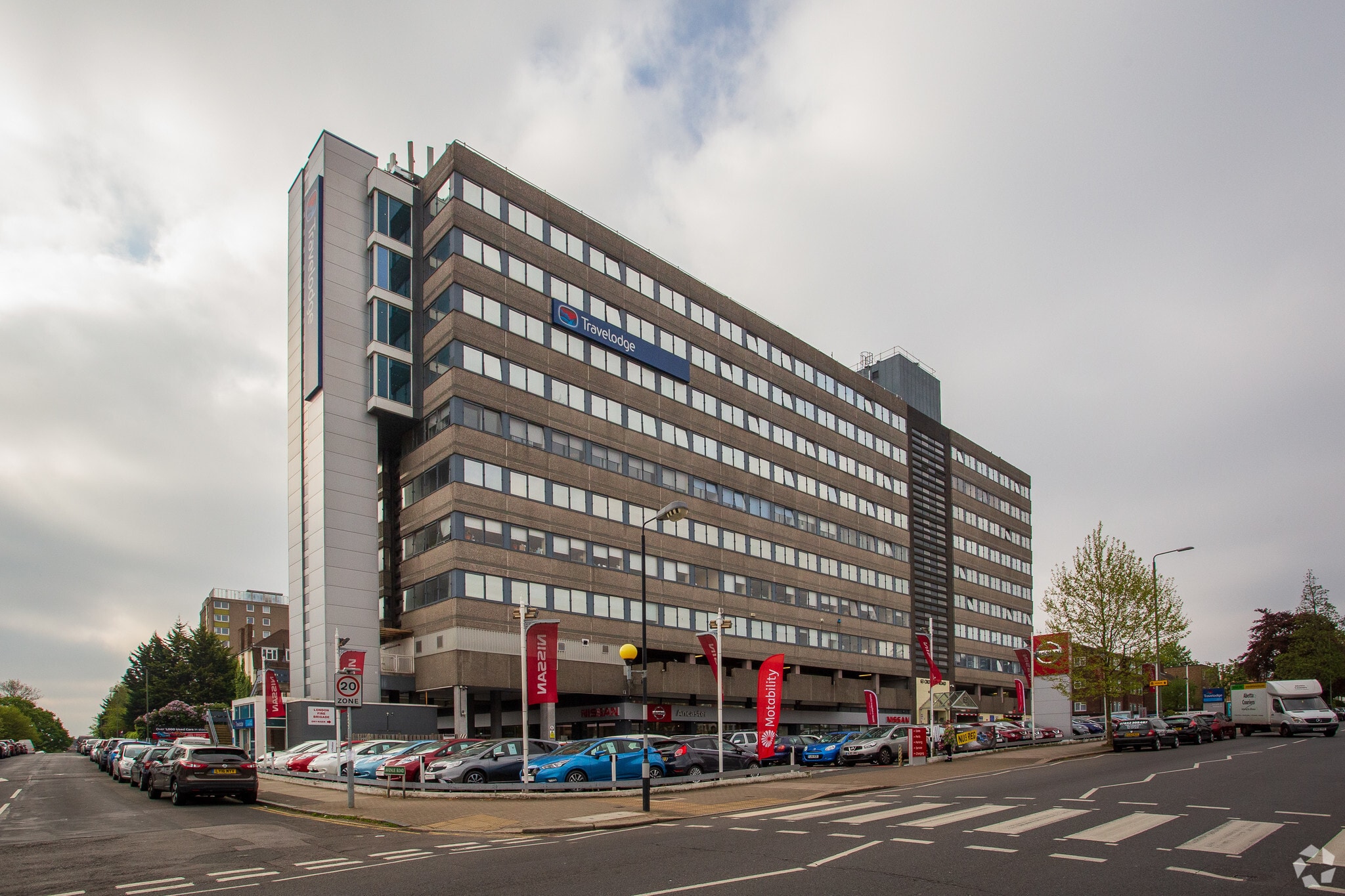 57-63 Croydon Rd, London for sale Primary Photo- Image 1 of 1