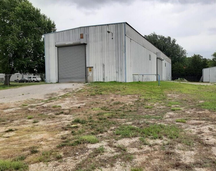 418 W 13th Ave, Garnett, KS for sale - Building Photo - Image 1 of 1
