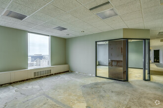 111 E Wisconsin Ave, Milwaukee, WI for lease Interior Photo- Image 2 of 2