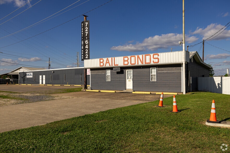 4823 Us-287, Nederland, TX for sale - Primary Photo - Image 1 of 5
