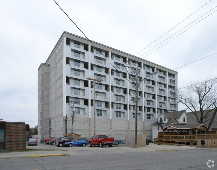 119 Stanton Ave, Ames, IA for lease - Building Photo - Image 2 of 2