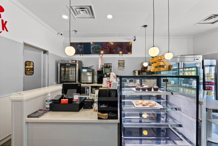 5466-5484 Wilshire Blvd, Los Angeles, CA for lease - Building Photo - Image 3 of 13