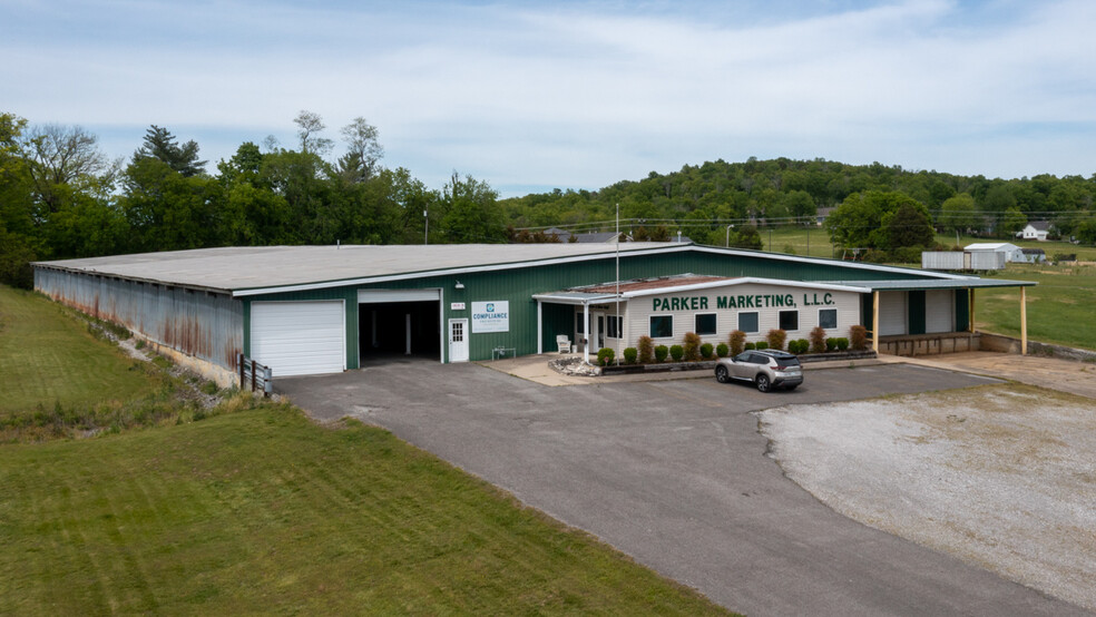 545 E Main St, Hartsville, TN for lease - Building Photo - Image 2 of 13