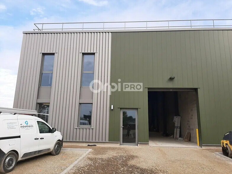 Flex in Valence for sale - Building Photo - Image 1 of 8