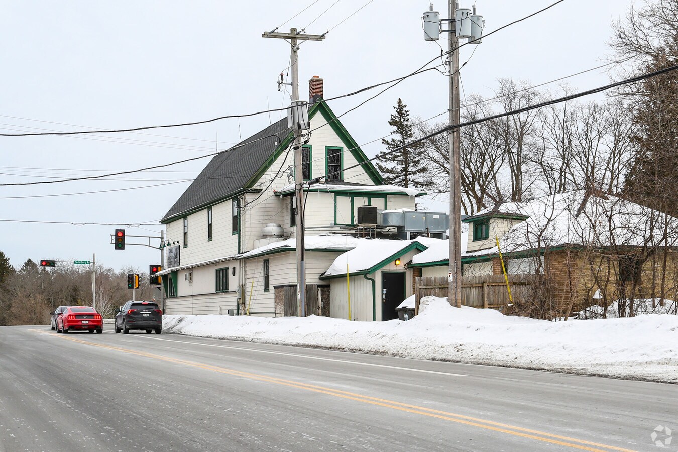 10365 N Cedarburg Rd, Mequon, WI 53092