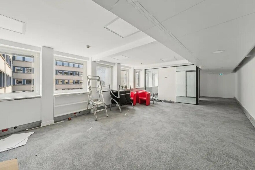 137-139 Rue De L'Universite, Paris for lease - Building Photo - Image 3 of 12