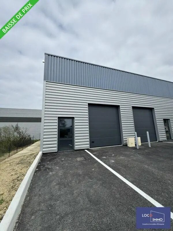 Flex in Bassens for sale Building Photo- Image 1 of 10