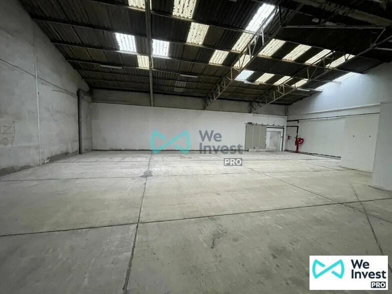 Retail in Reims for lease - Interior Photo - Image 3 of 10