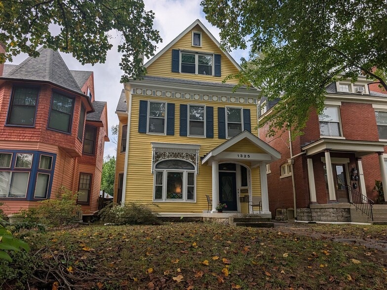 1325 Hepburn Ave, Louisville, KY for sale - Primary Photo - Image 1 of 34