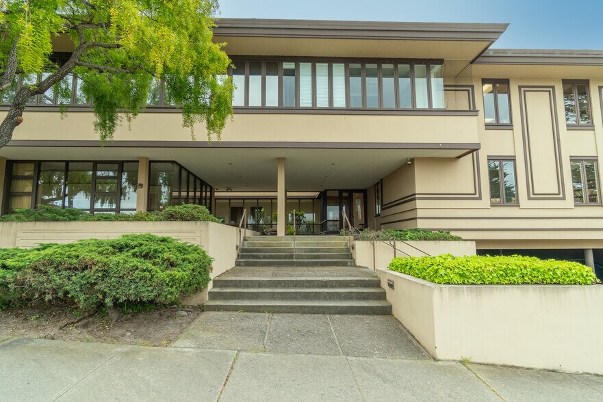 1000 Aguajito Road Monterey California 93940 Usa 400 Camino Aguajito, Monterey, CA 93940 - Lake view Hubbard Building