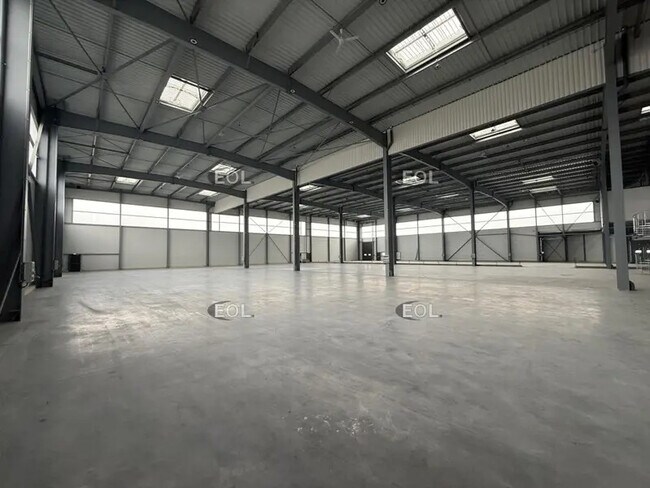 Location Local d'activités 1 104 m² à 3 428 m²