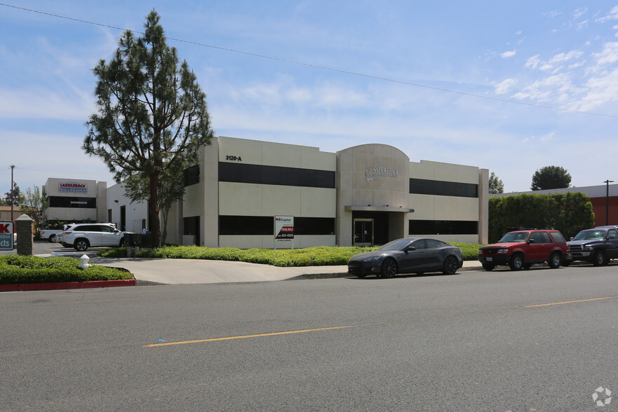 3120 Pullman St, Costa Mesa, CA for lease - Building Photo - Image 2 of 7