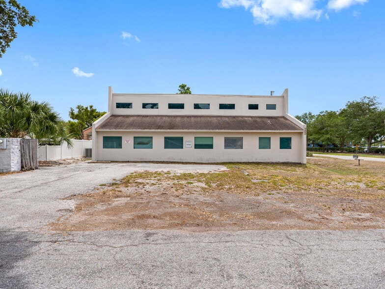 Virginia Gomez portfolio of 2 properties for sale on LoopNet.com - Building Photo - Image 3 of 64