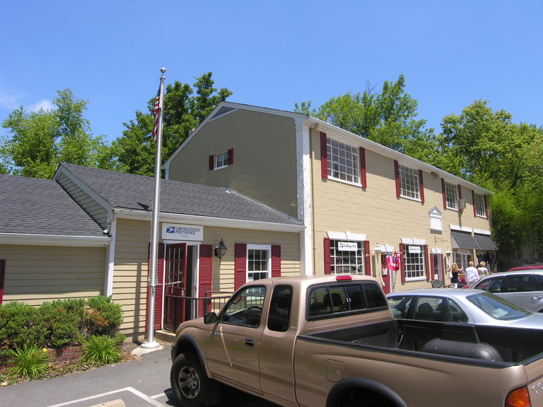 12644 Chapel Rd, Clifton, VA for sale - Primary Photo - Image 1 of 1