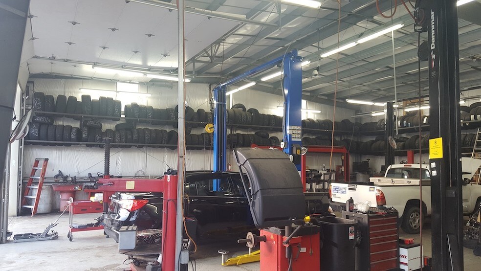 4381 Hollins Ferry Rd, Halethorpe, MD for sale - Interior Photo - Image 1 of 1