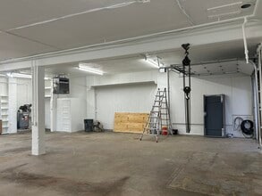 5639 Montgomery Rd, Cincinnati, OH for lease Interior Photo- Image 2 of 8