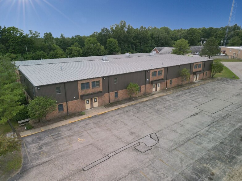 12375 Kinsman Rd, Newbury, OH for lease - Building Photo - Image 1 of 11