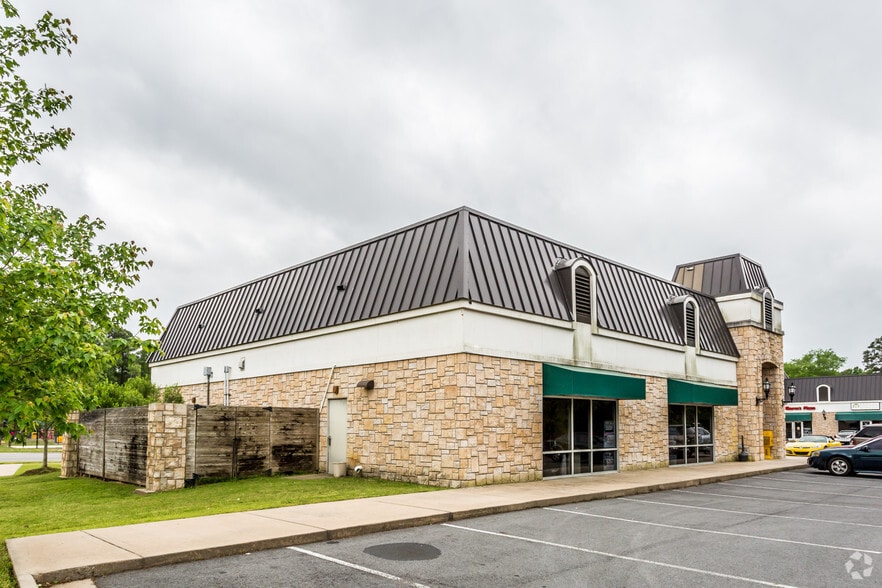 105 Country Club Pky, Maumelle, AR for lease - Building Photo - Image 2 of 6