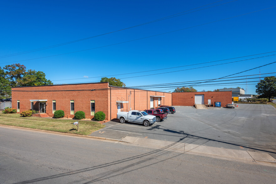 1340 Amble Dr, Charlotte, NC for lease - Building Photo - Image 1 of 2