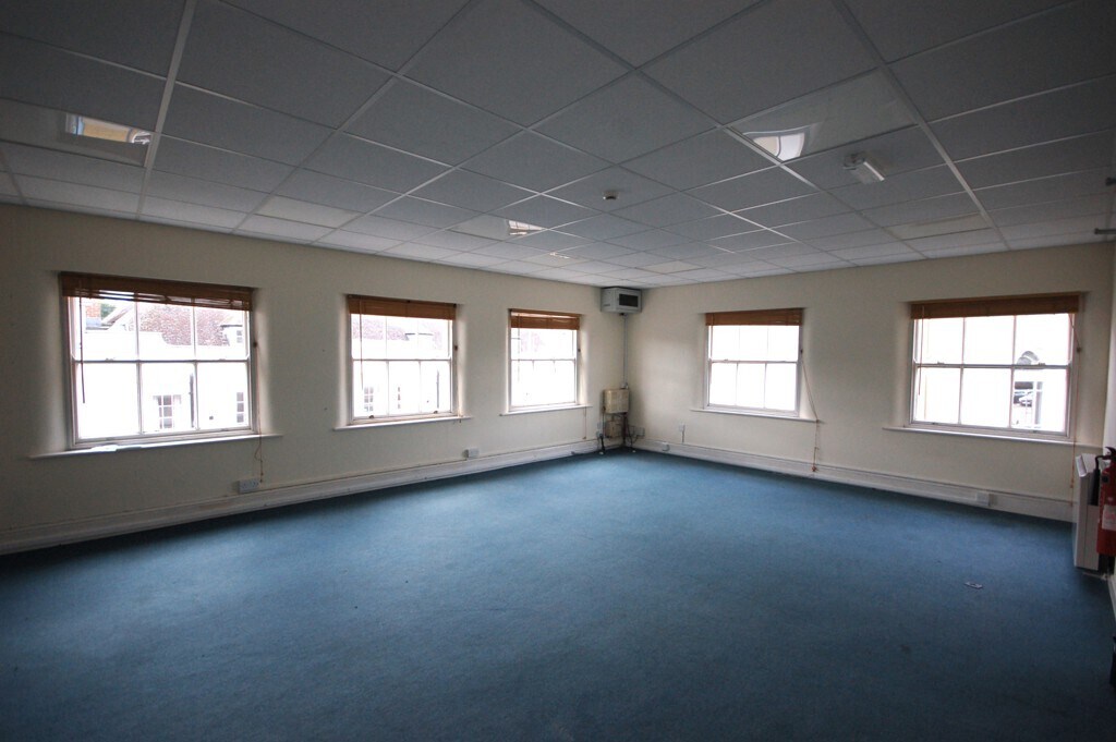 9 High St, Lutterworth for sale Interior Photo- Image 1 of 4