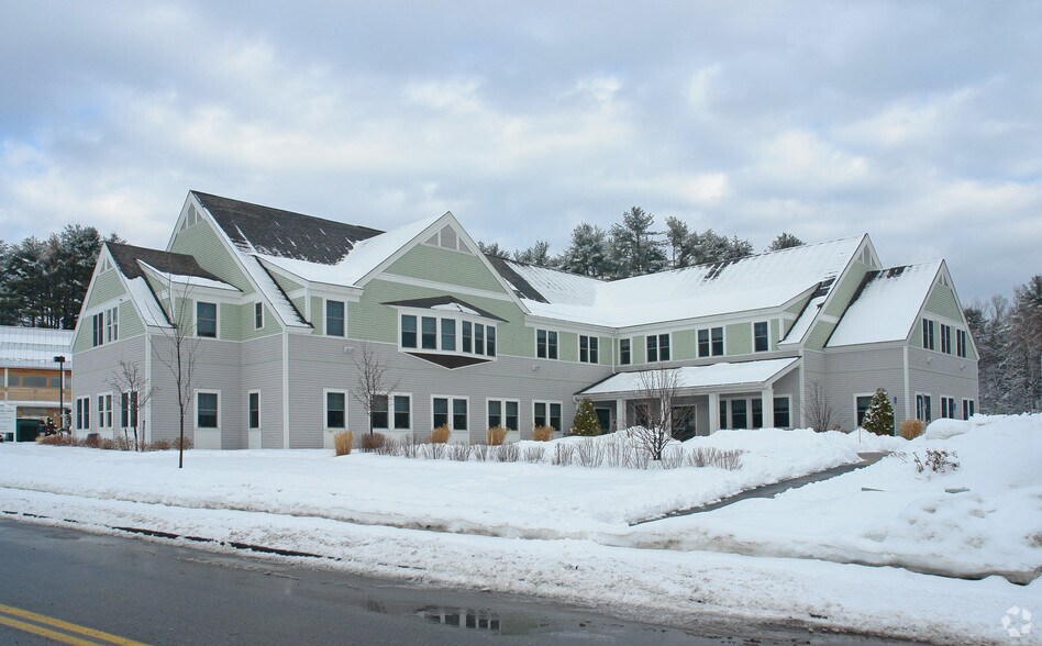 45 Forest Falls Dr, Yarmouth, ME for sale - Building Photo - Image 3 of 21