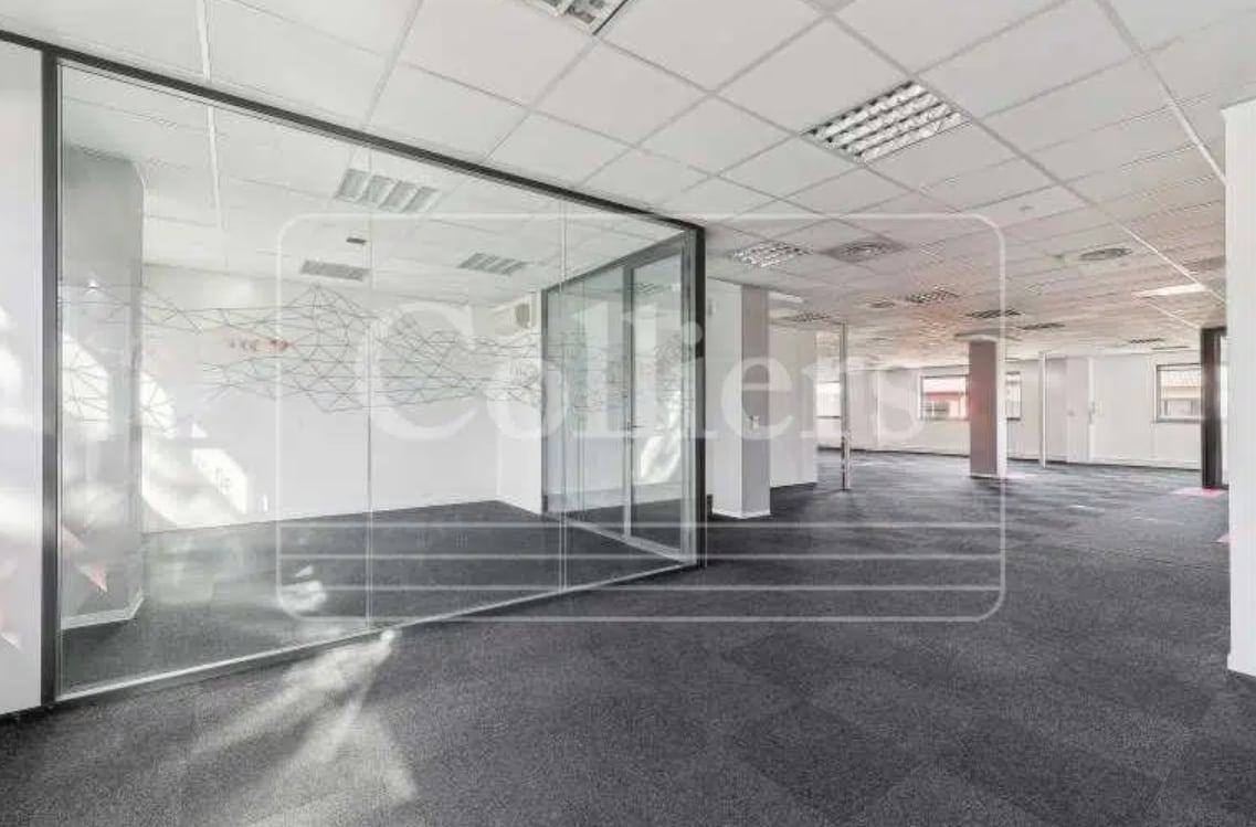 380 Avenue Archimède, Aix-en-Provence for lease Interior Photo- Image 1 of 3