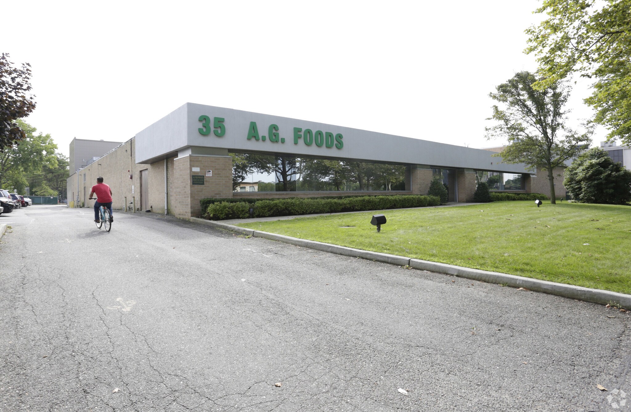 35 Marcus Blvd, Hauppauge, NY for sale Primary Photo- Image 1 of 1