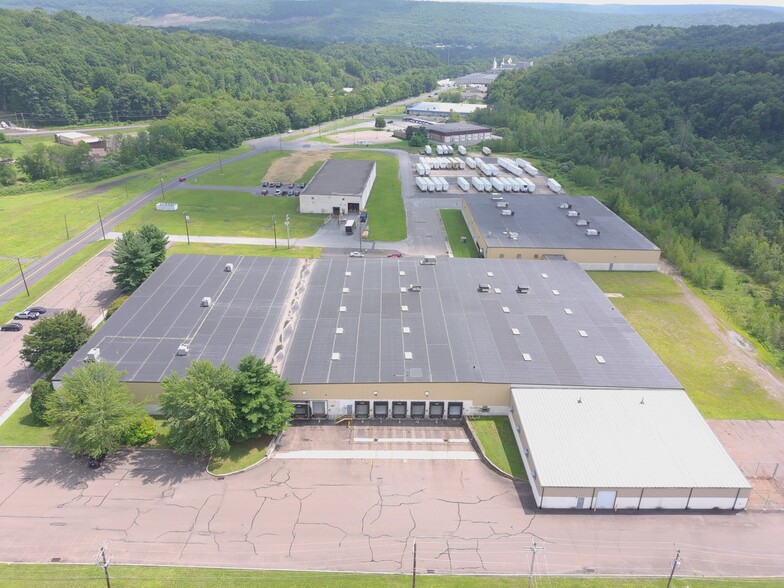 210 Industrial Park Rd, Pottsville, PA for sale - Building Photo - Image 1 of 1