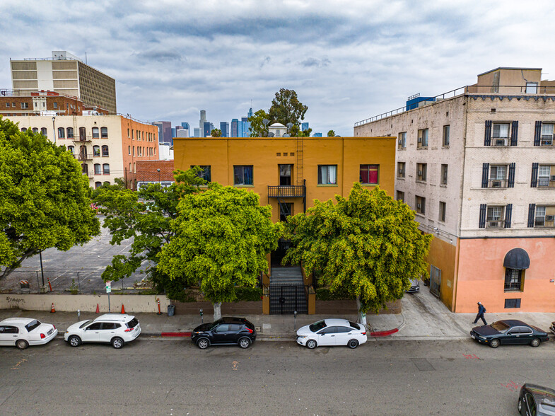 676 S Coronado St, Los Angeles, CA for sale - Primary Photo - Image 1 of 1