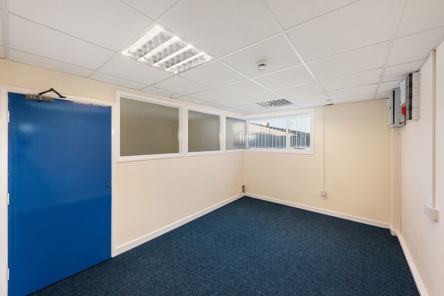 Cowen Rd, Blaydon On Tyne for lease - Interior Photo - Image 3 of 15