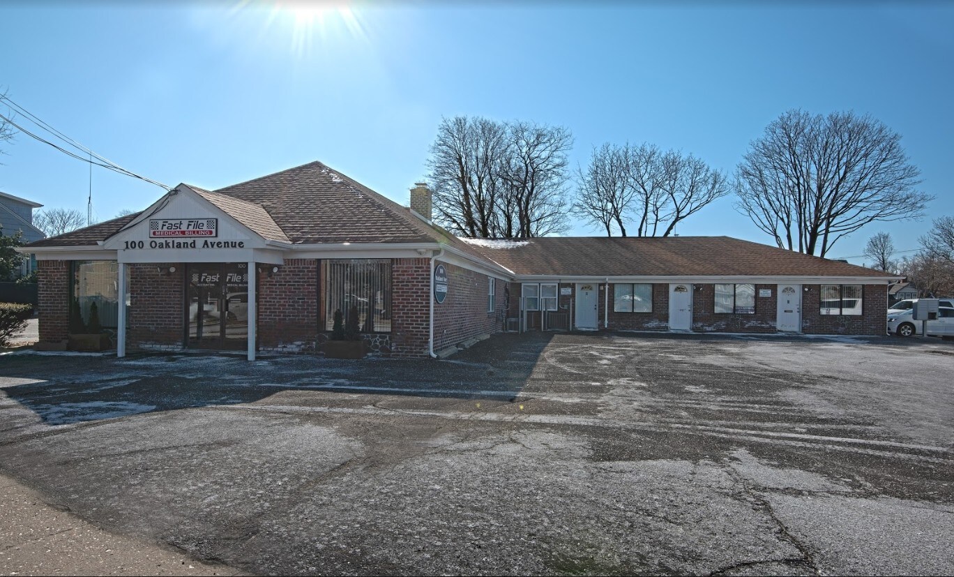 100 Oakland Ave, Port Jefferson, NY 11777