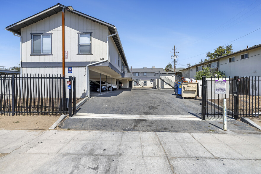 1911 E Saginaw Way, Fresno, CA for sale - Building Photo - Image 1 of 28