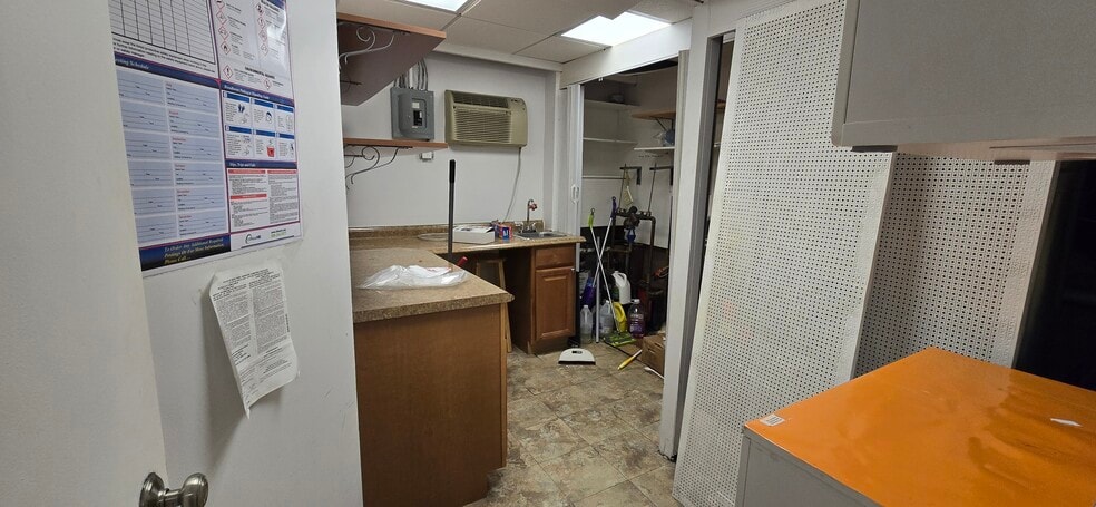 3232 Francis Lewis Blvd, Flushing, NY for lease - Building Photo - Image 2 of 14